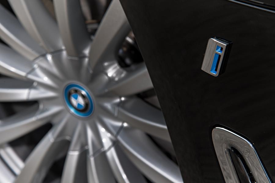 Колеса BMW 740Le xDrive (G12) 2015 года  (WW) (фото 37 из 41)